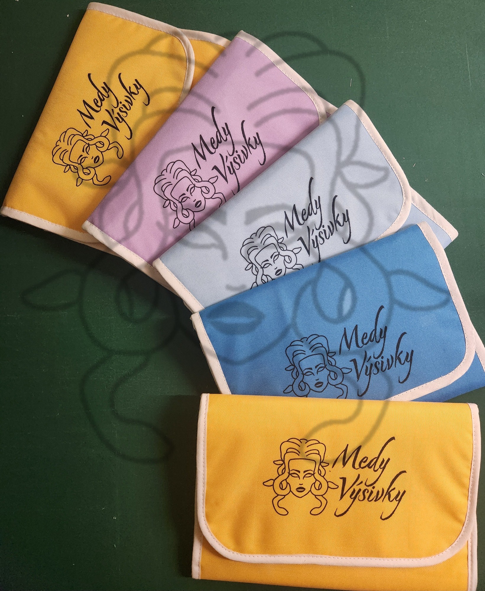 Obal na psí doklady - žlutá